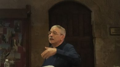عماد أبو غازي أثناء المحاضرة