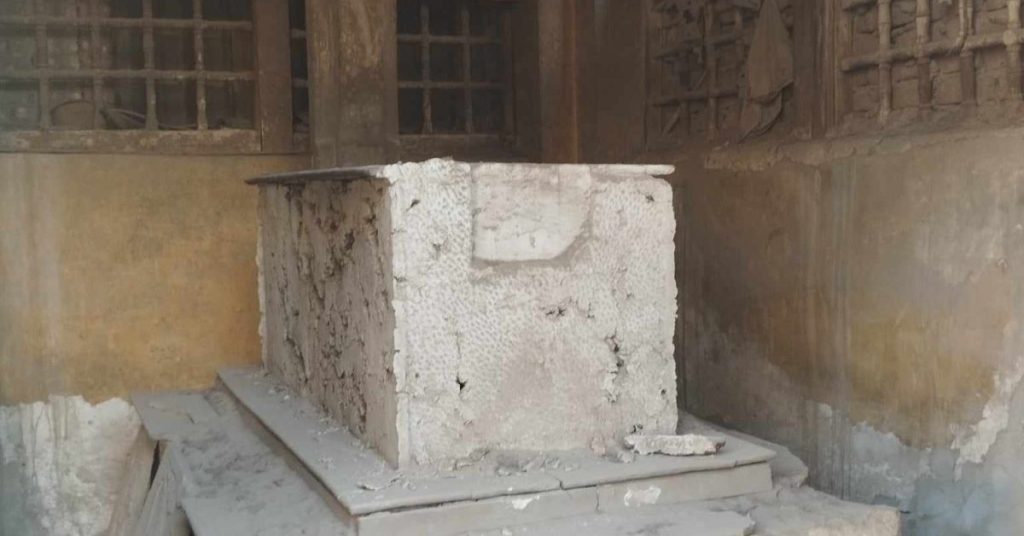تركيبتان عثماني مسروقين من نفس الحوش المجاور للإمام الطحاوي تصوير إبراهيم المصري 1 1200x628 1