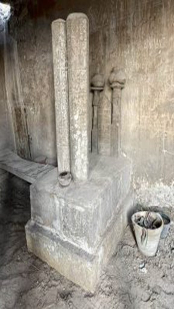 قبر الأمير اسماعيل أوضباشا الطويل قبل السرقة تصوير دكتور مصطفى الصادق 225x300 1