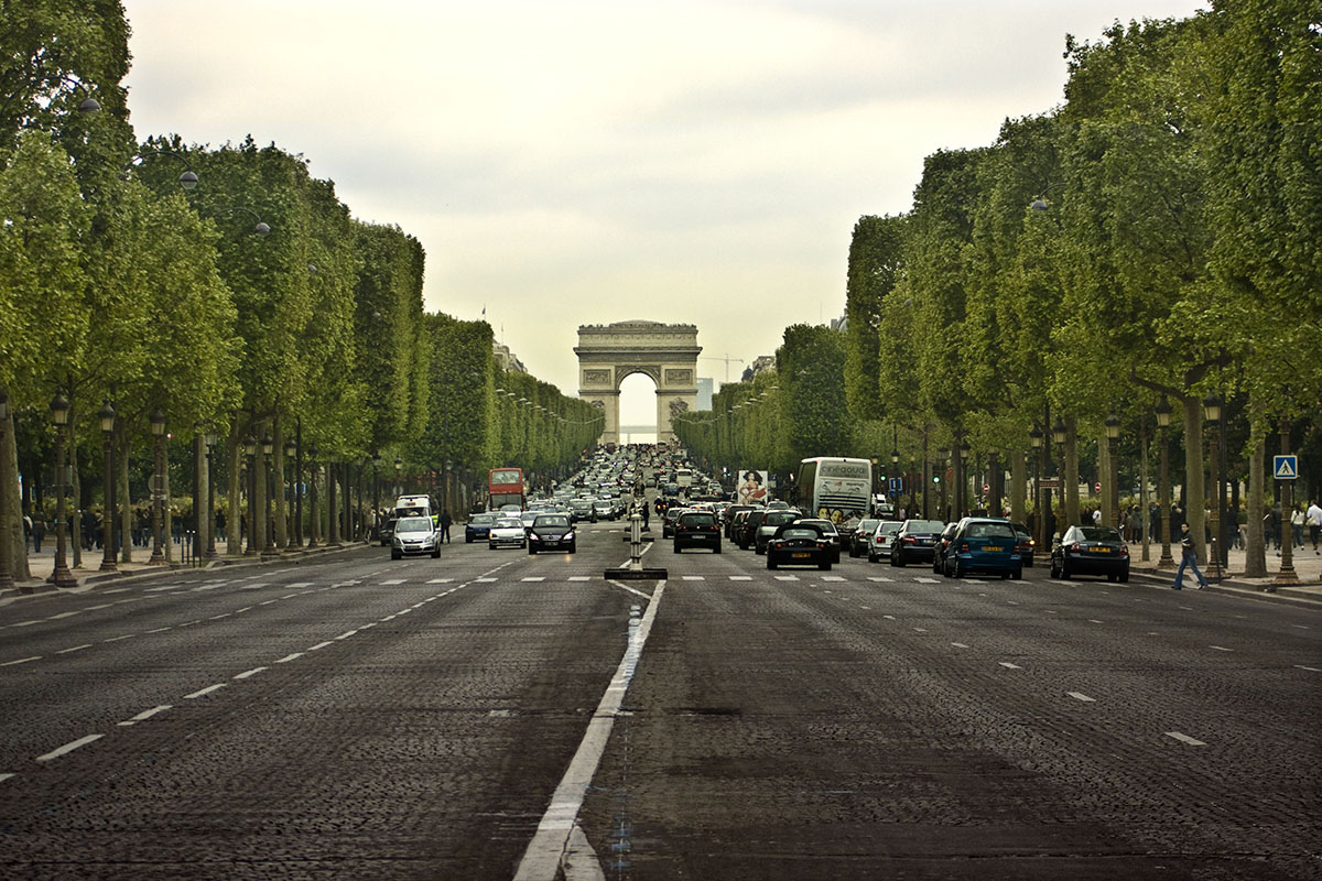 Avenue des Champs Elysees 2009