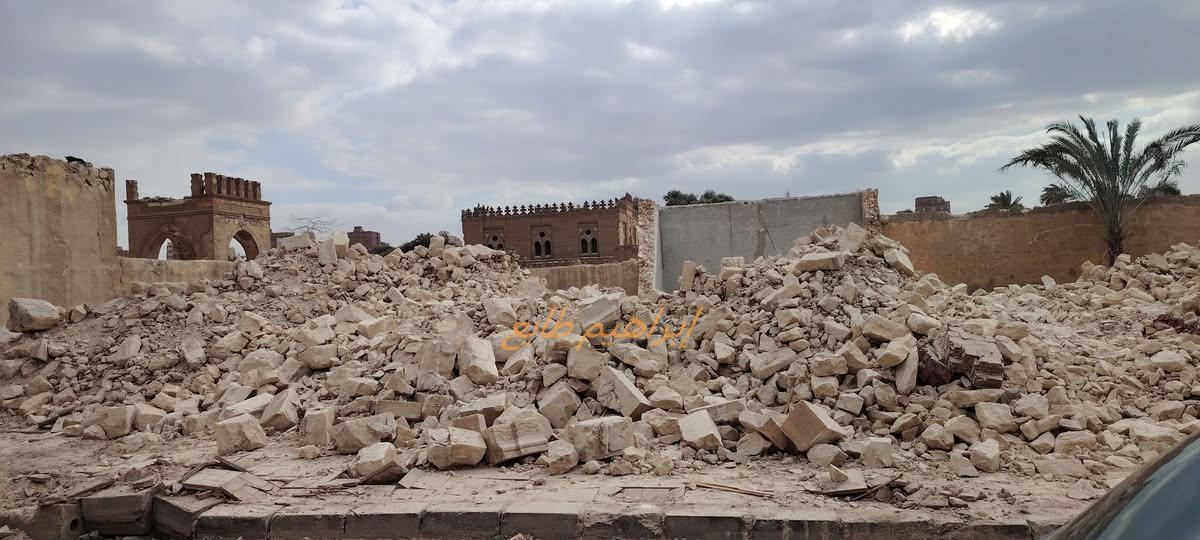 هدم مقبرة الشاعر والوزير محمود سامي البارودي بمقابر القاهرة التاريخية